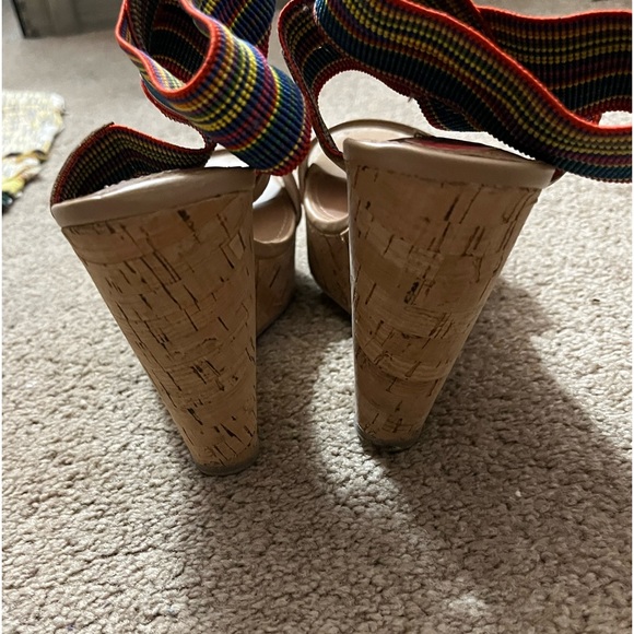 Nude Steve Madden wedge heels. 7 1/2 - Picture 4 of 5